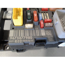 BOITE A FUSIBLES CITROEN C4