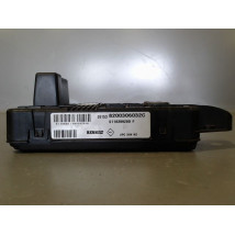BOITE A FUSIBLES RENAULT MEGANE