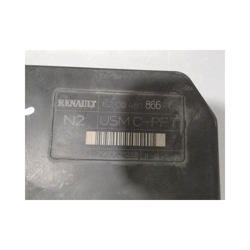 BOITE A FUSIBLES RENAULT MEGANE
