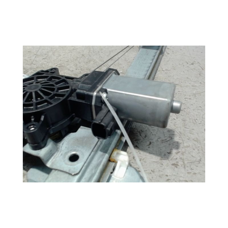 MECANISME+MOTEUR LEVE-GLACE AVANT DROIT DACIA DOKKER