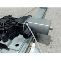 MECANISME+MOTEUR LEVE-GLACE AVANT DROIT DACIA DOKKER