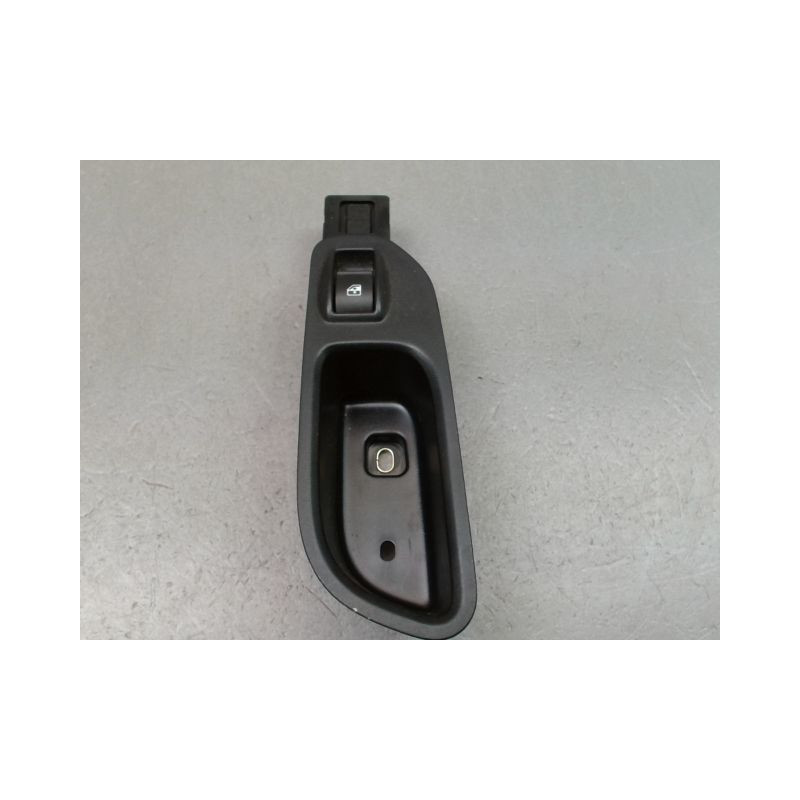 COMMANDE LEVE-GLACE PORTE ARD FIAT TIPO