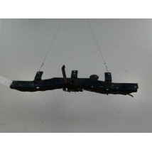 TRAVERSE SUPERIEURE ARMATURE AVANT TOYOTA AURIS