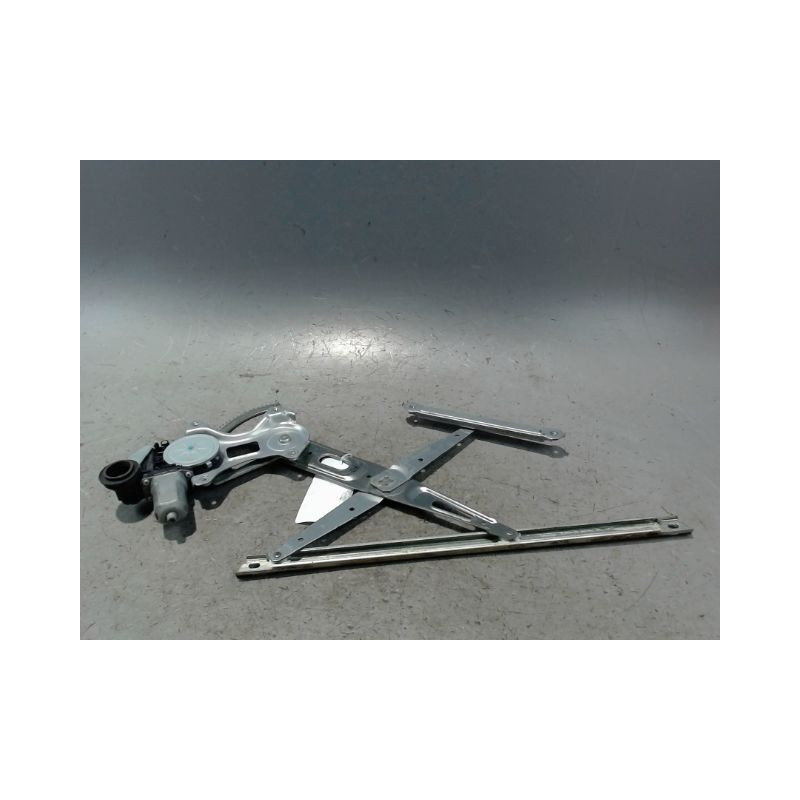 MECANISME+MOTEUR LEVE-GLACE AVANT GAUCHE TOYOTA VERSO-S