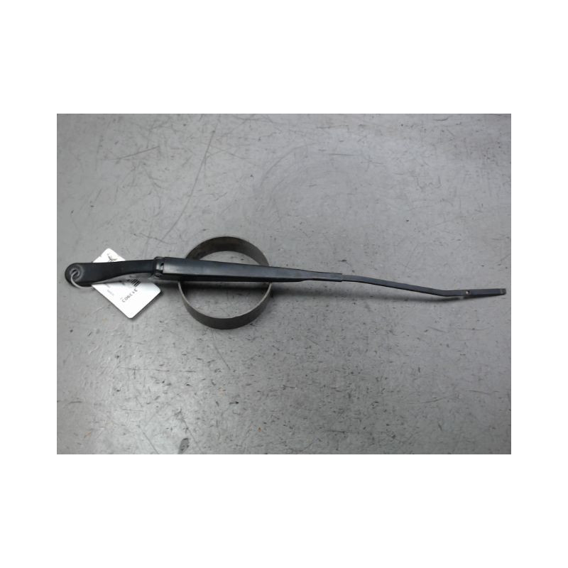 BRAS ESSUIE-GLACE AVANT GAUCHE RENAULT MEGANE III ESTATE 09-