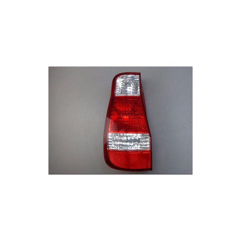 FEU ARRIERE GAUCHE  HYUNDAI MATRIX PH2 01-09