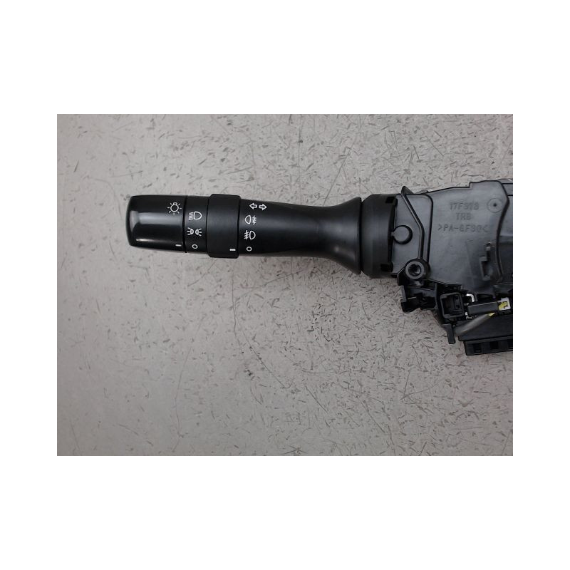 COMMANDE CLIGNOTANT TOYOTA VERSO