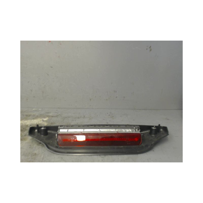 FEUX STOP SUPPLEMENTAIRE FORD KA