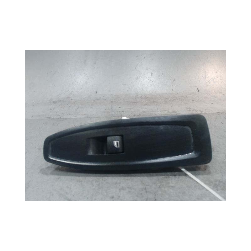 COMMANDE LEVE-GLACE PORTE AVD B.M.W. SERIE 1