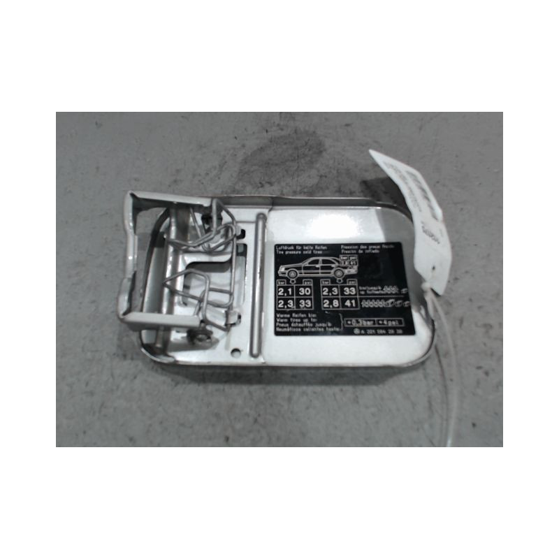 VOLET DE TRAPPE CARBURANT MERCEDES C220