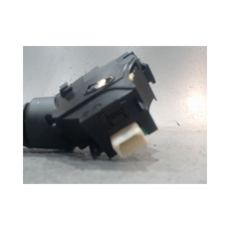 COMMANDE CLIGNOTANT MAZDA 2