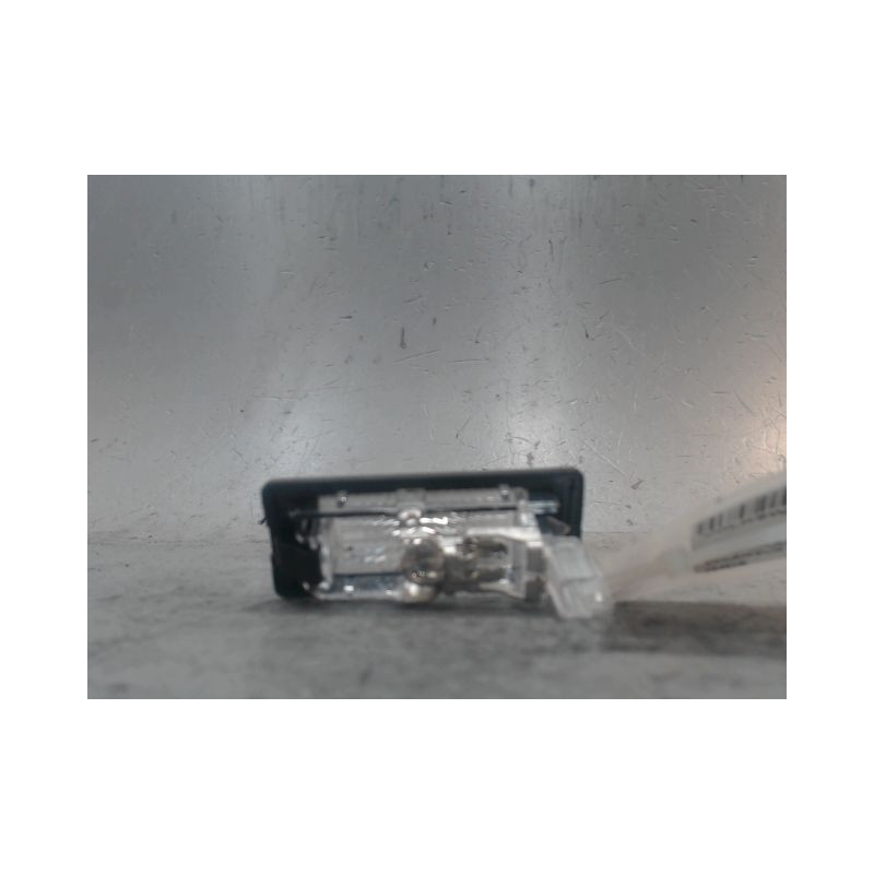 ECLAIREUR PLAQUE DE POLICE DROIT VOLKSWAGEN GOLF