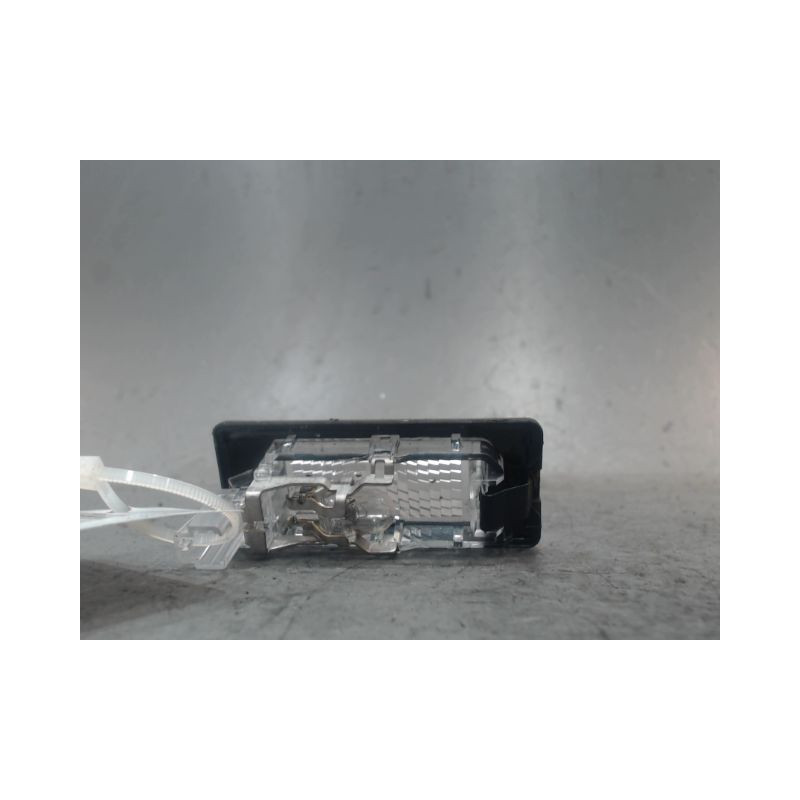 ECLAIREUR PLAQUE DE POLICE GAUCHE VOLKSWAGEN GOLF