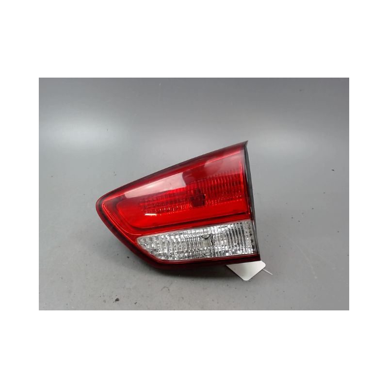 FEU ARRIERE INTERIEUR DROIT KIA CARENS 2002-