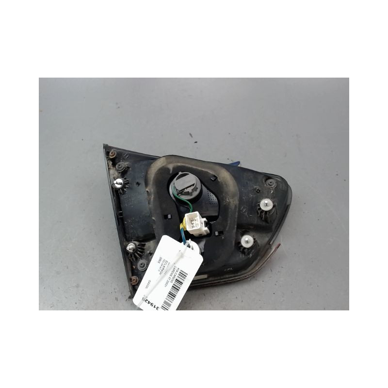 FEU ARRIERE INTERIEUR DROIT KIA CARENS 2002-