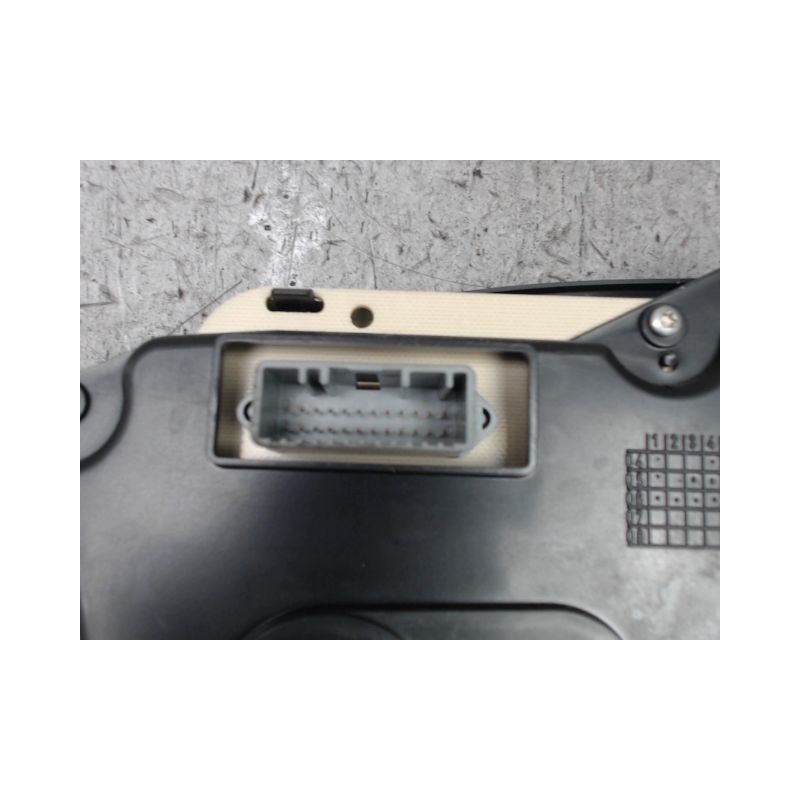 BLOC COMPTEURS DACIA LOGAN 4 P 05-08