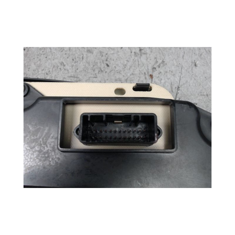 BLOC COMPTEURS DACIA LOGAN 4 P 05-08