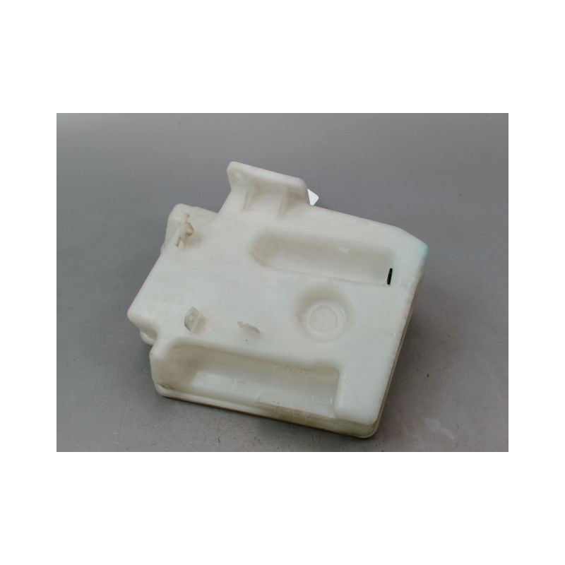 RESERVOIR LAVE-GLACE AVANT AUDI A3 SPORTBACK II Phase 1 (8P) 2004-2008