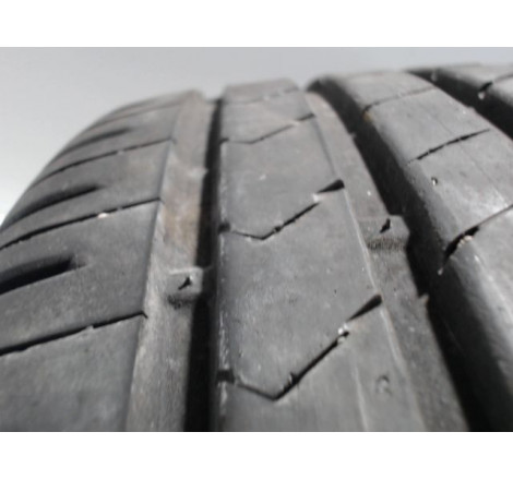 Paire de pneus KUMHO ECSTA HS51 215 45 16 90 V