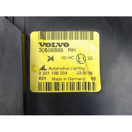 PHARE DROIT VOLVO V50