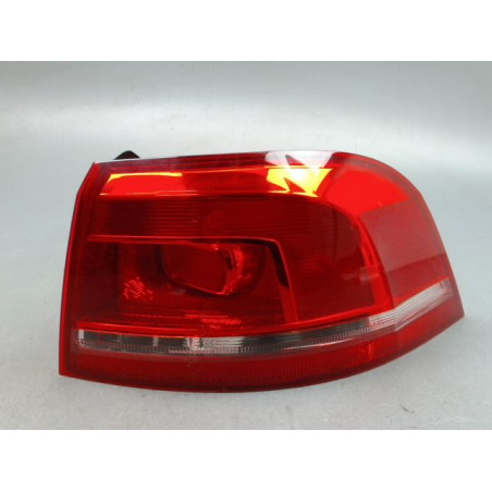 FEU ARRIERE DROIT VOLKSWAGEN PASSAT SW 2005-