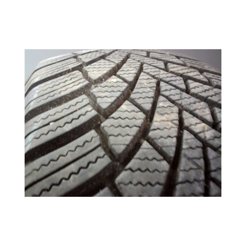 Pneu BRIDGESTONE BLIZZAK LM005 185 60 15 84 T