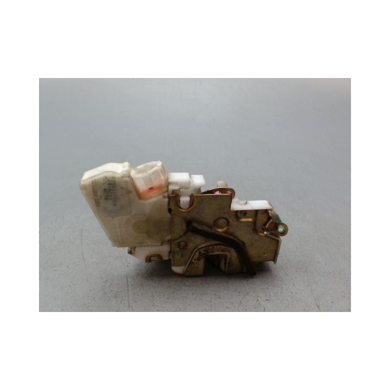SYSTEME CONDAMNATION AVANT DROIT NISSAN PICK-UP PICKUP DBL.CAB. III Phase 2 2002-2006