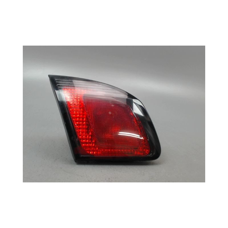 FEU ARRIERE INTERIEUR GAUCHE NISSAN PRIMERA 99-2002