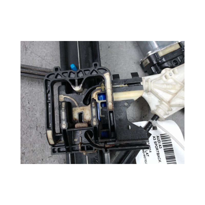MECANISME+MOTEUR LEVE-GLACE AVANT DROIT AUDI A3 SPORTBACK