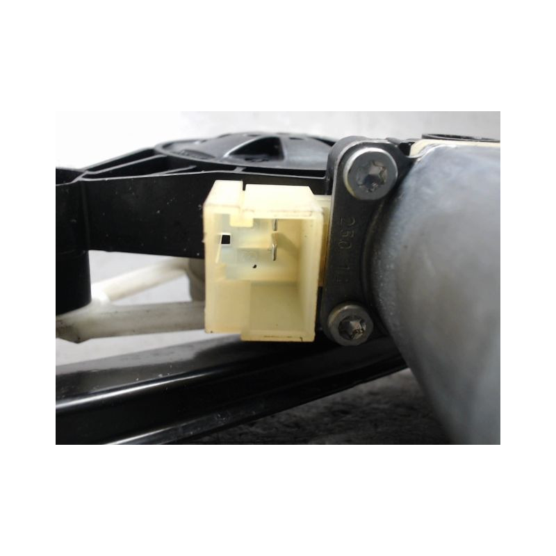 MECANISME+MOTEUR LEVE-GLACE AVANT GAUCHE AUDI A3 SPORTBACK