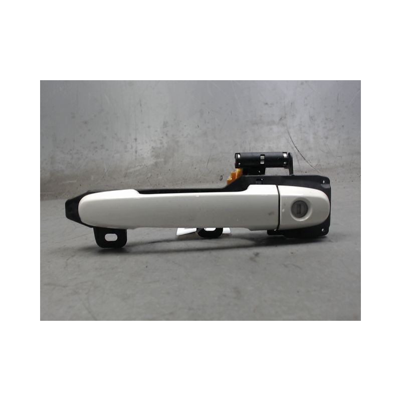 POIGNEE EXTERIEURE PORTE AVANT GAUCHE TOYOTA AYGO 5P