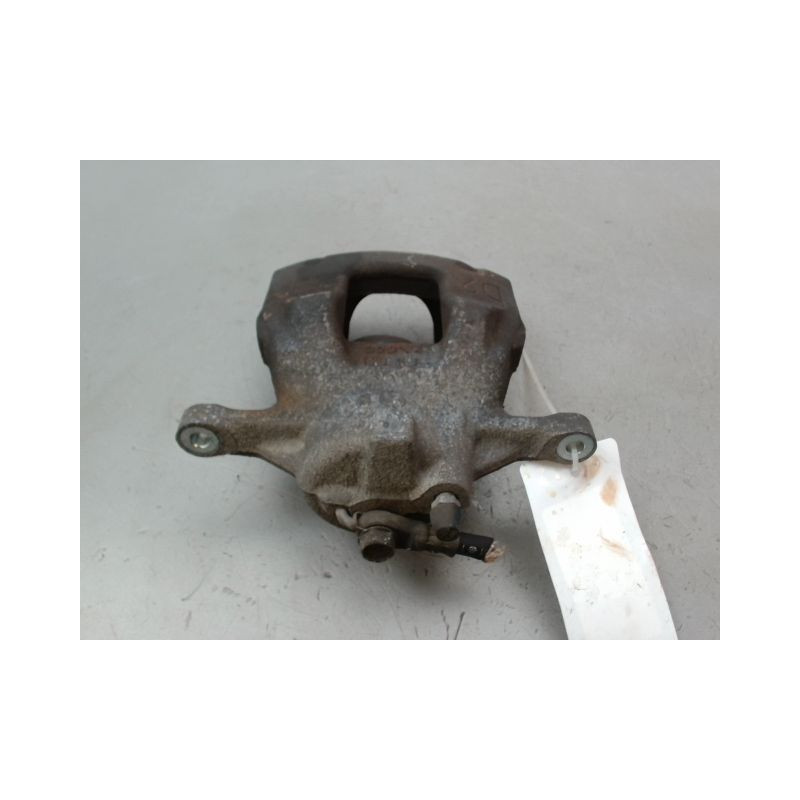 ETRIER DE FREIN AVANT DROIT TOYOTA AURIS 2010-