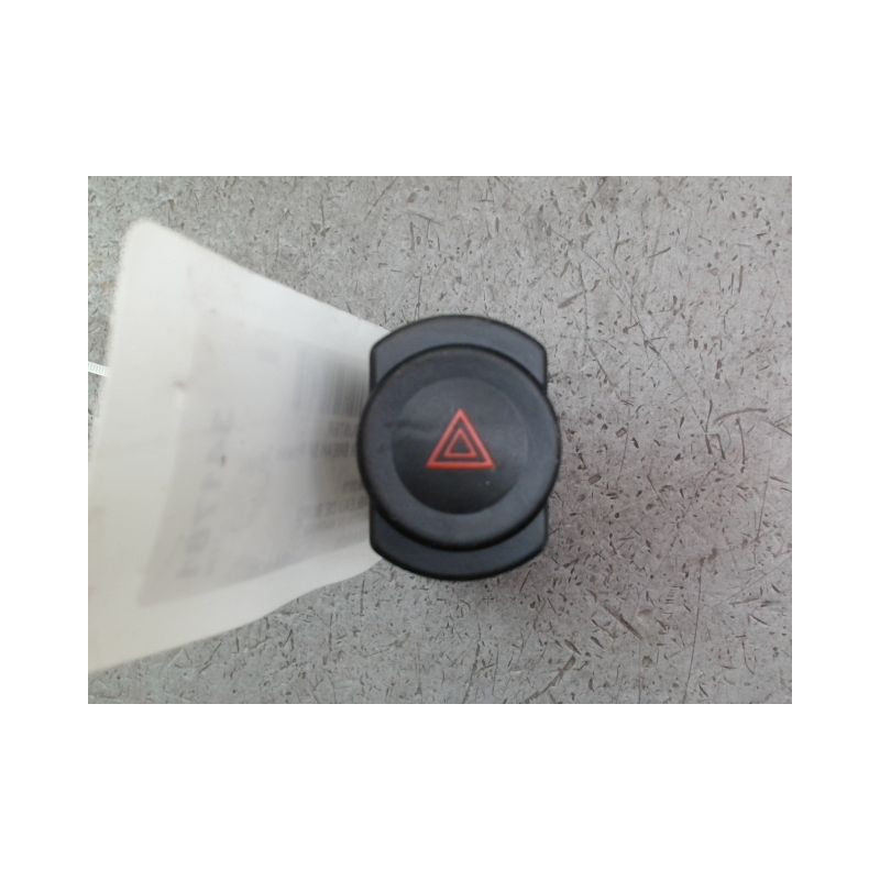 BOUTON DE WARNING DACIA DUSTER BREAK Phase 1 2010-2013