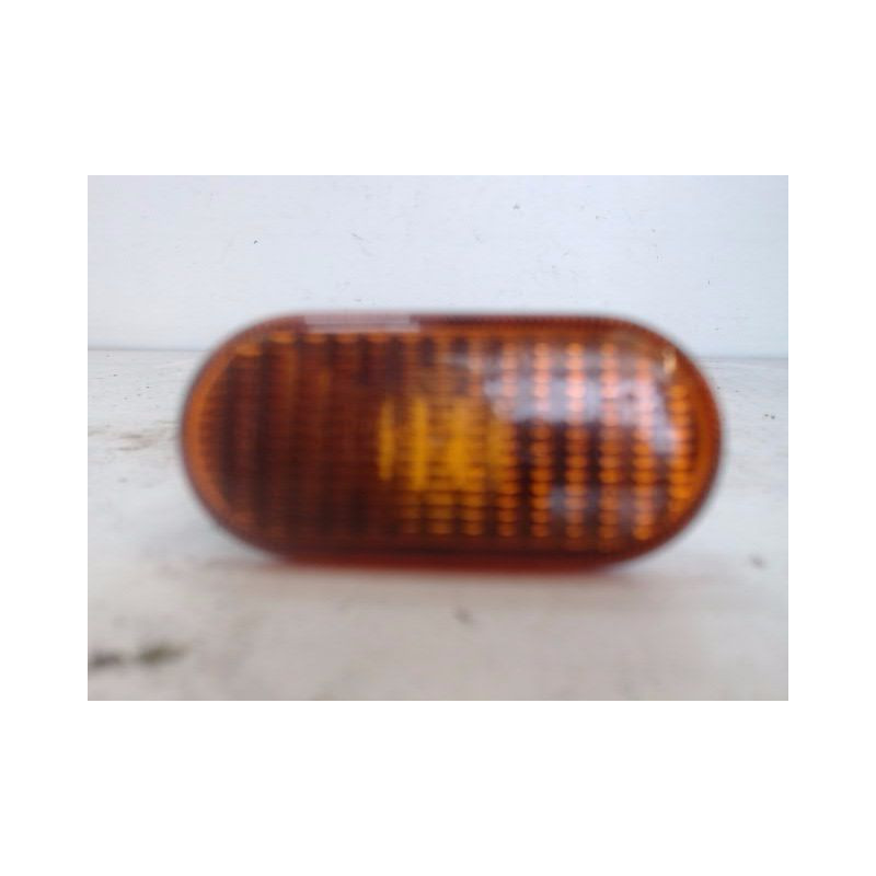 REPETITEUR AILE DROIT RENAULT MEGANE