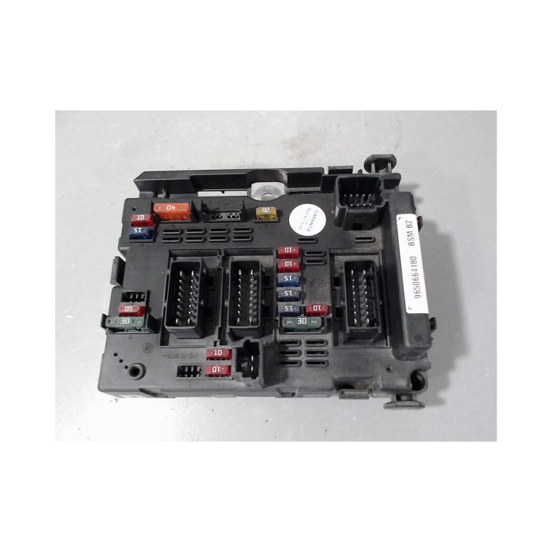 BOITE A FUSIBLES PEUGEOT 307