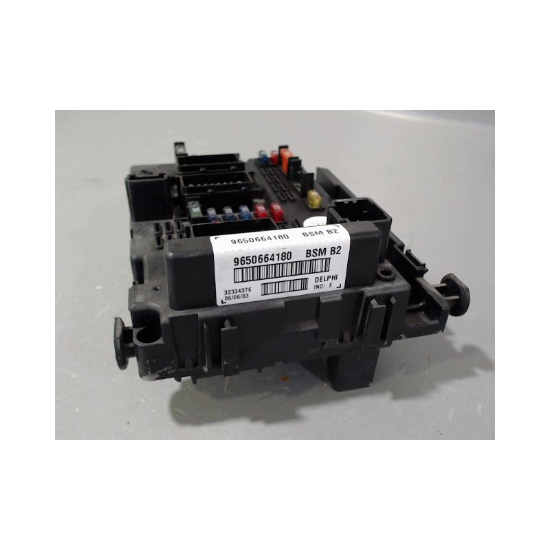 BOITE A FUSIBLES PEUGEOT 307
