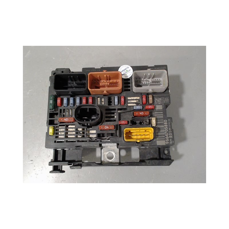 BOITE A FUSIBLES CITROEN C4