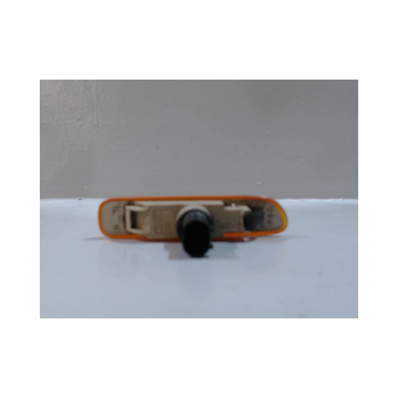 REPETITEUR AILE DROIT B.M.W. SERIE 3