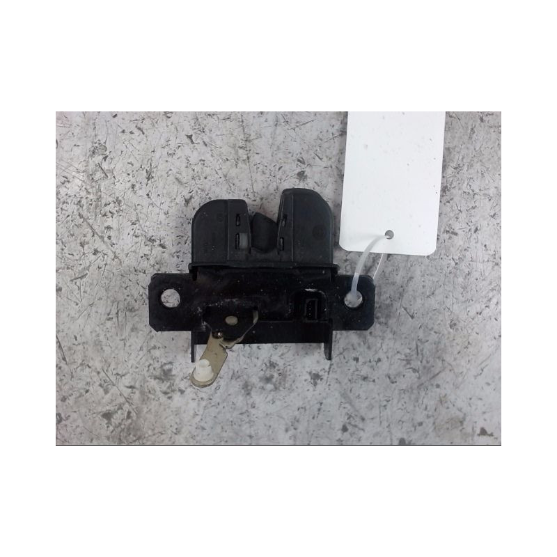 SERRURE HAYON  VOLKSWAGEN GOLF IV 98-2004
