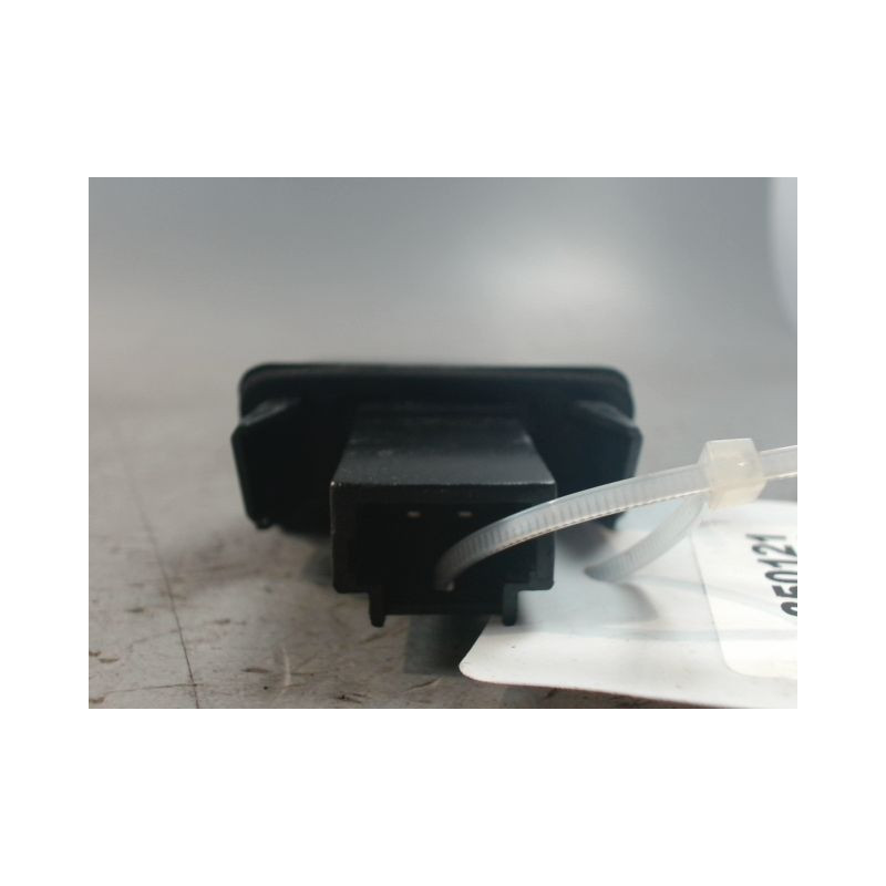 ECLAIREUR PLAQUE DE POLICE DROIT PEUGEOT 207 3P
