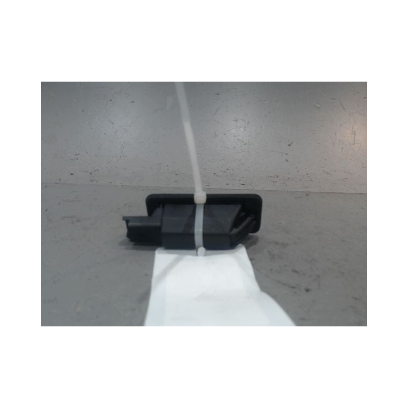ECLAIREUR PLAQUE DE POLICE DROIT PEUGEOT 208