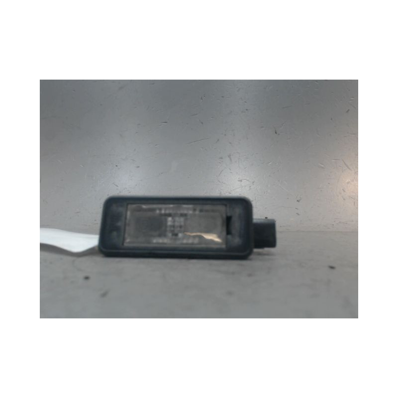 ECLAIREUR PLAQUE DE POLICE DROIT PEUGEOT 308