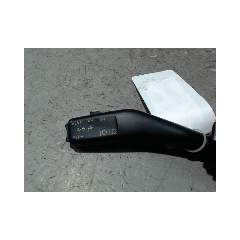 COMMANDE CLIGNOTANT SEAT LEON 2005-