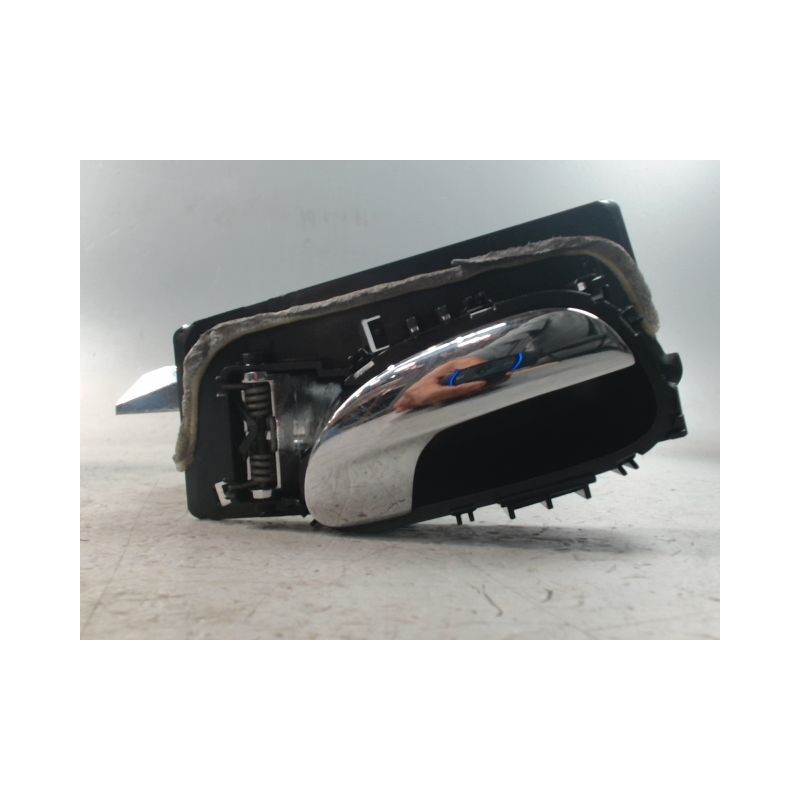 POIGNEE INTERIEURE PORTE AVANT DROIT PEUGEOT 307 2001-2005