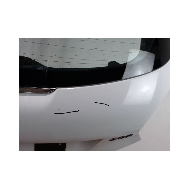 HAYON PEUGEOT 208