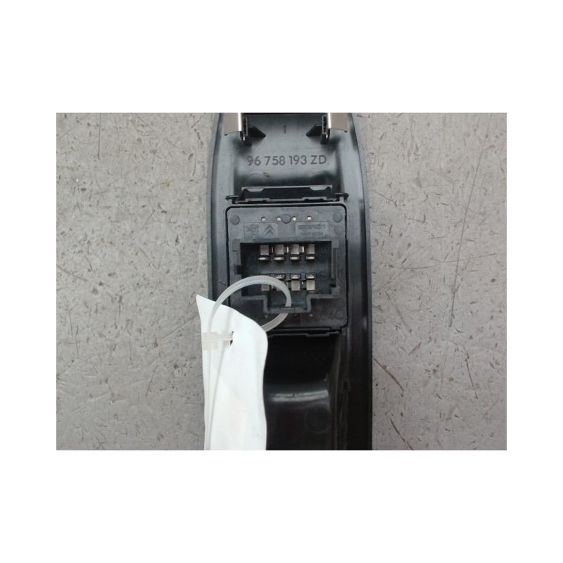 COMMANDE LEVE-GLACE PORTE AVG PEUGEOT 208