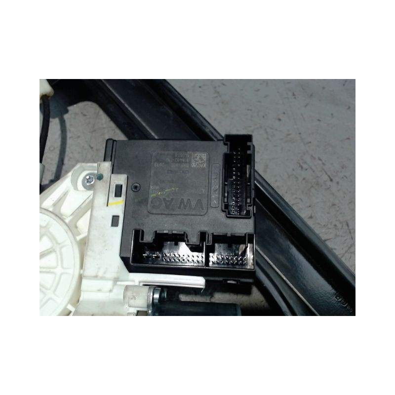 MECANISME+MOTEUR LEVE-GLACE AVANT GAUCHE VOLKSWAGEN JETTA 2005-