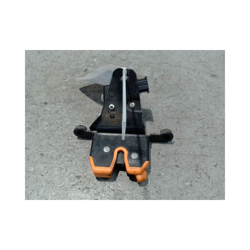 SERRURE HAYON  SKODA OCTAVIA 2000-