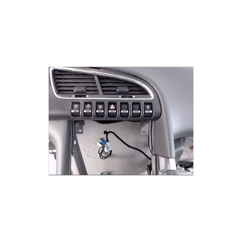 PLANCHE DE BORD  PEUGEOT 3008 2009-2013