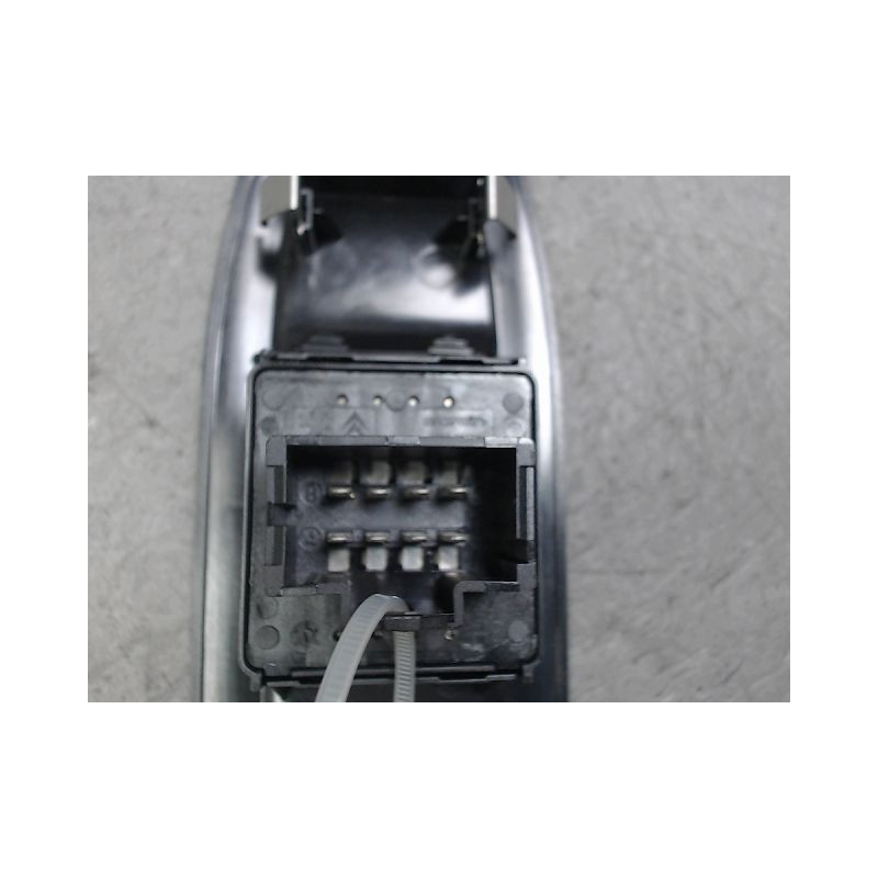 COMMANDE LEVE-GLACE PORTE AVG PEUGEOT 208